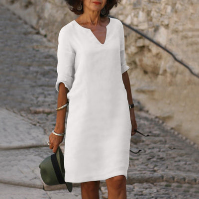 Carolyn - Timeless V-Neck Dress